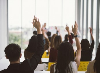 レポート「社内の幅広い人材を仕事のデジタル化やIoT、AI導入にチャレンジできる人材にするために~デジタル・トランスフォーメーションの推進に向けて~」(9/4)