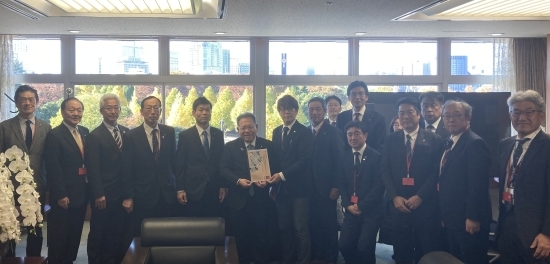 伊豆縦貫自動車道の建設促進を要望（11/14）